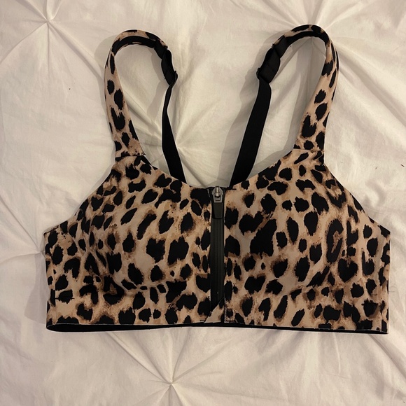 VSX Victoria Secret Sport knockout Sports Bra Size B34 - Picture 2 of 3